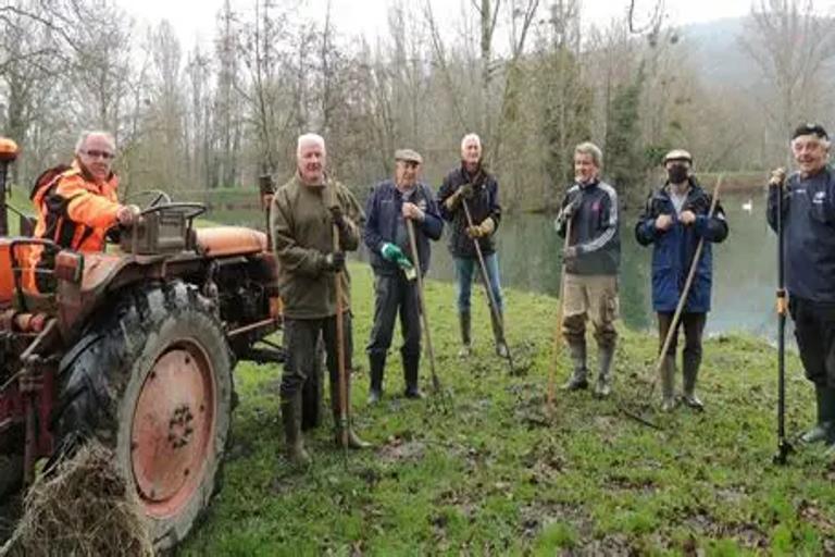 Les rives de la Limmat nettoyées par des bénévoles